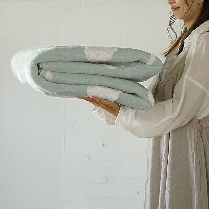 ラグ ふわもこ北欧ラグ(140c×140cm 円形) とっても軽量でコンパクト設計