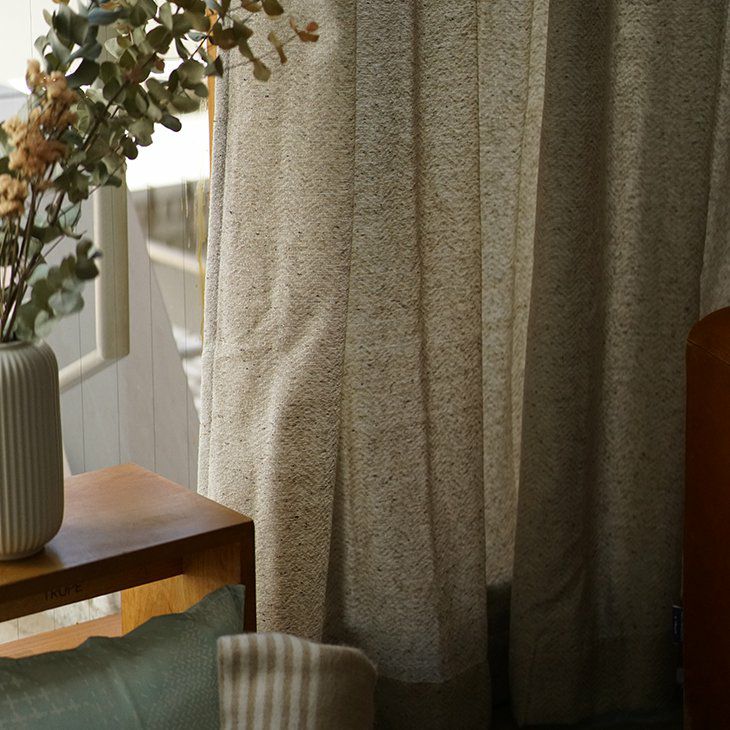 厚地カーテンHerringl/ヘリングル100×178cm（ベージュ施工画像イメージ01）