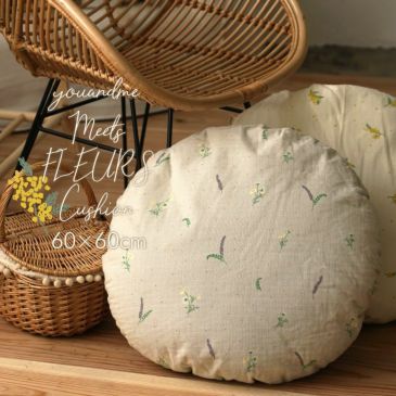 おしゃれな小花柄のフルールクッション(メインイメージ)