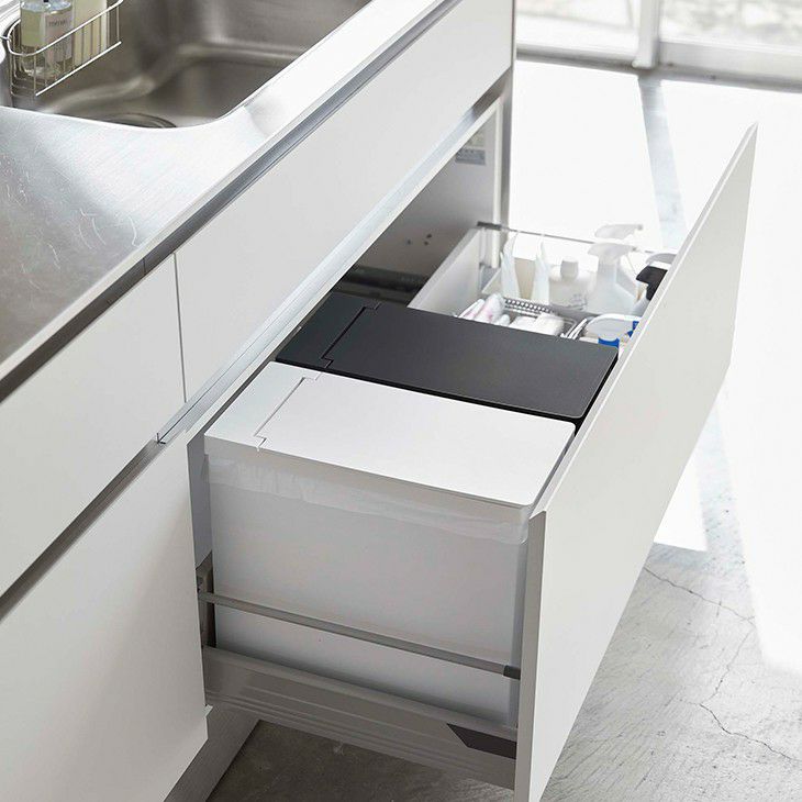 towerタワーシンク下蓋付きゴミ箱2個組(ホワイト＆ブラック)（メイン）