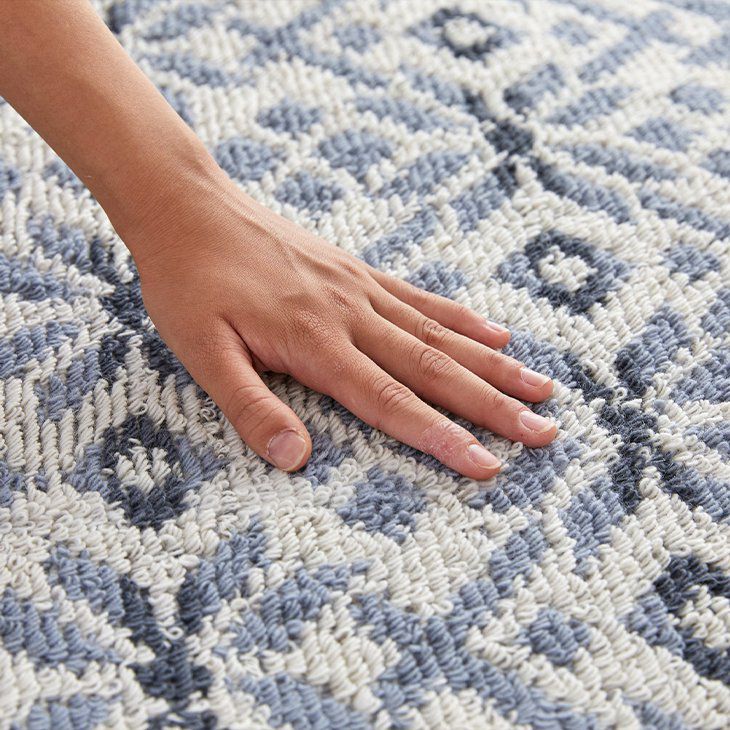 ウール100%ラグウールスノー190×190cm（ウール100%の優しい肌触り）