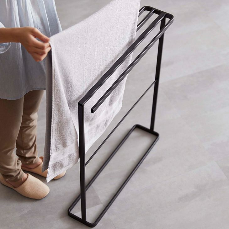 towerタワー横から掛けられるバスタオルハンガースリムブラック(イメージ)