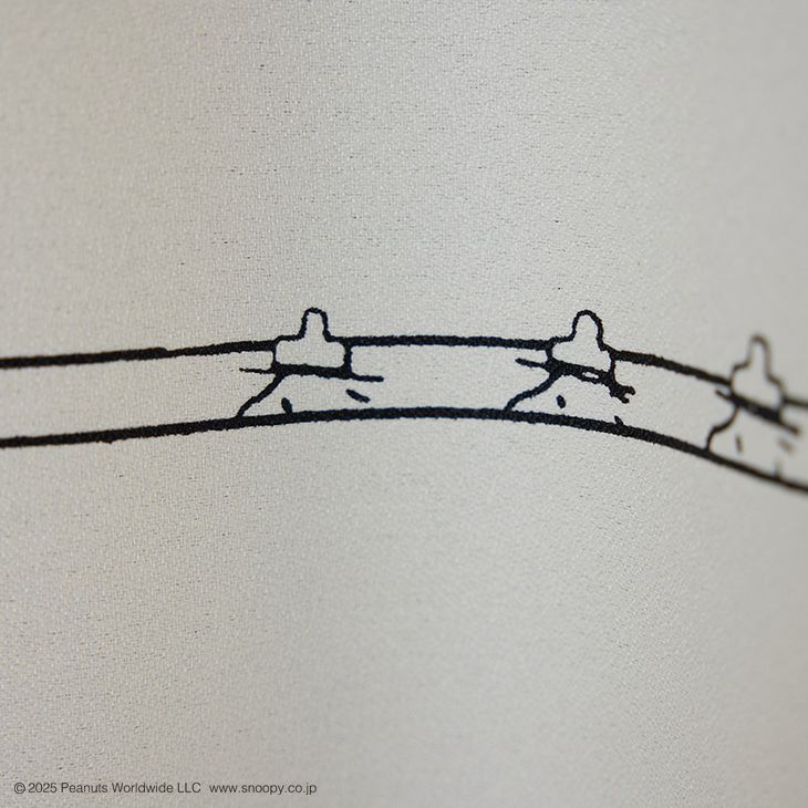 遮光カーテンPEANUTS/ピーナッツコミックグリッド（アップ）