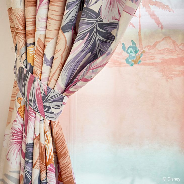 遮光カーテンSTITCH/アロハボタニカ（アップ）